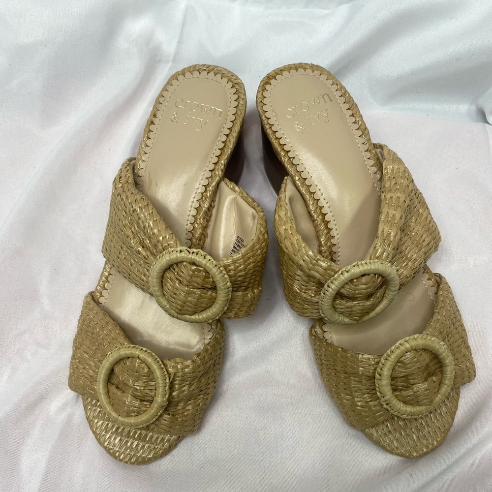 Crow & Ivy NWOT size 7.5 sandals ,Beige color. - Picture 1 of 6